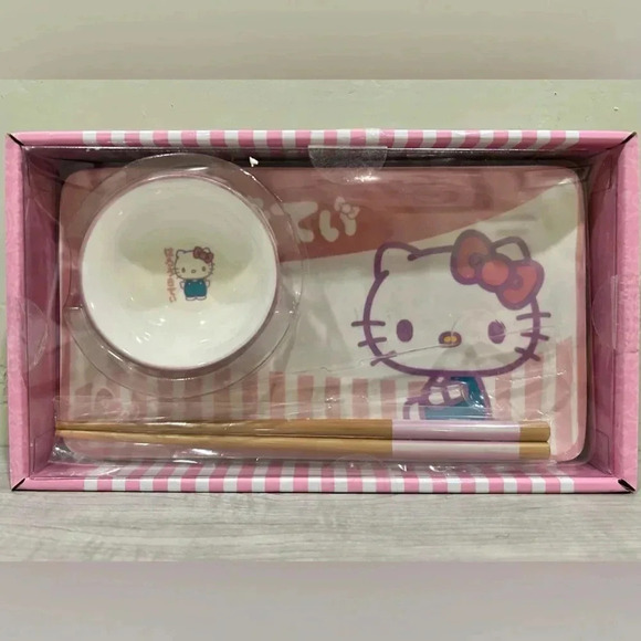 HELLO KITTY CERAMIC SUSHI PLATE SET. MADE BY SANRIO. BRAND NEW WITH TAGS. - Picture 3 of 9